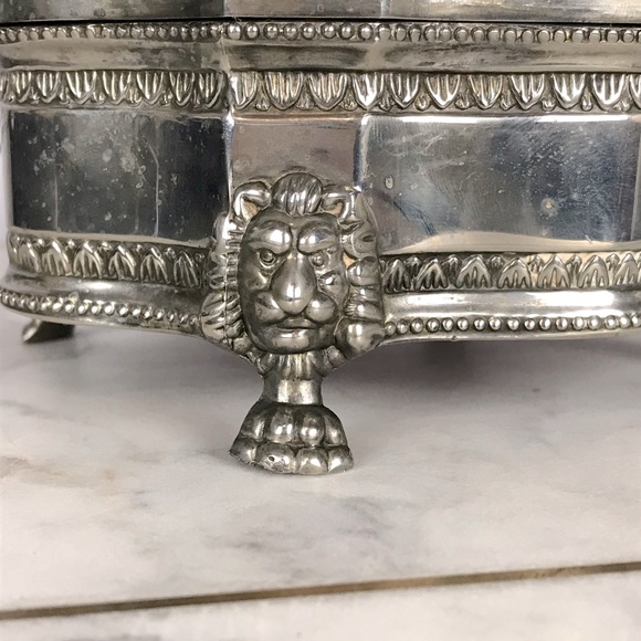 International Silver Company British Royal Lion Crest Vintage Hinged Jewelry Box - Picture 4 of 11